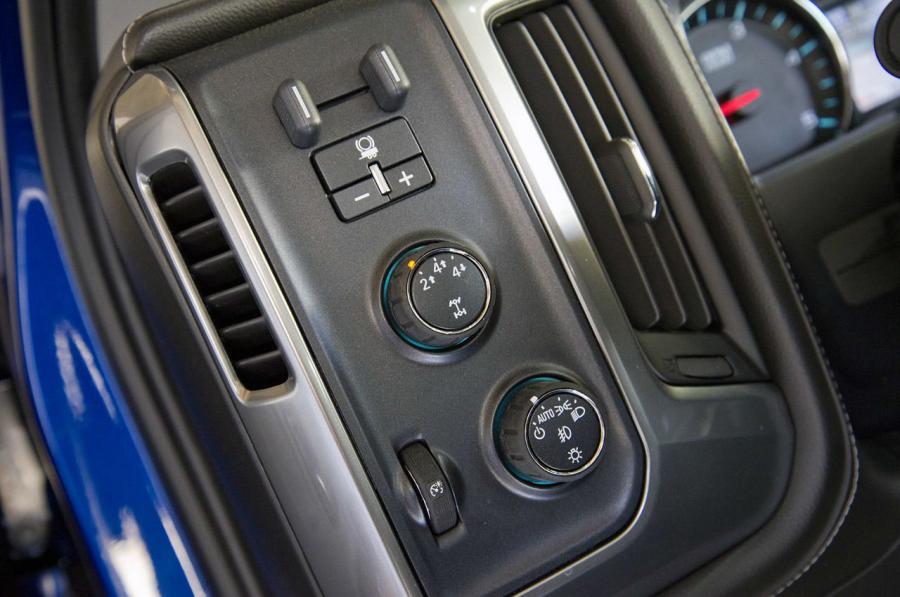  Chevrolet Silverado 2500 HD 2015 года  (фото 29 из 36)